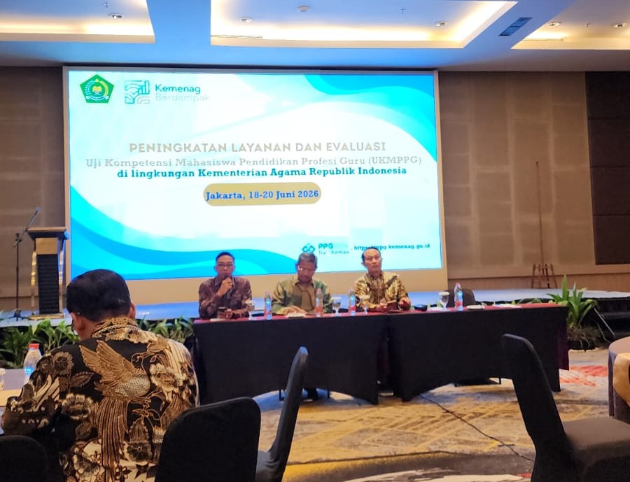 Dekan FT IAIN Bone Hadiri Evaluasi UKMPPG di Jakarta